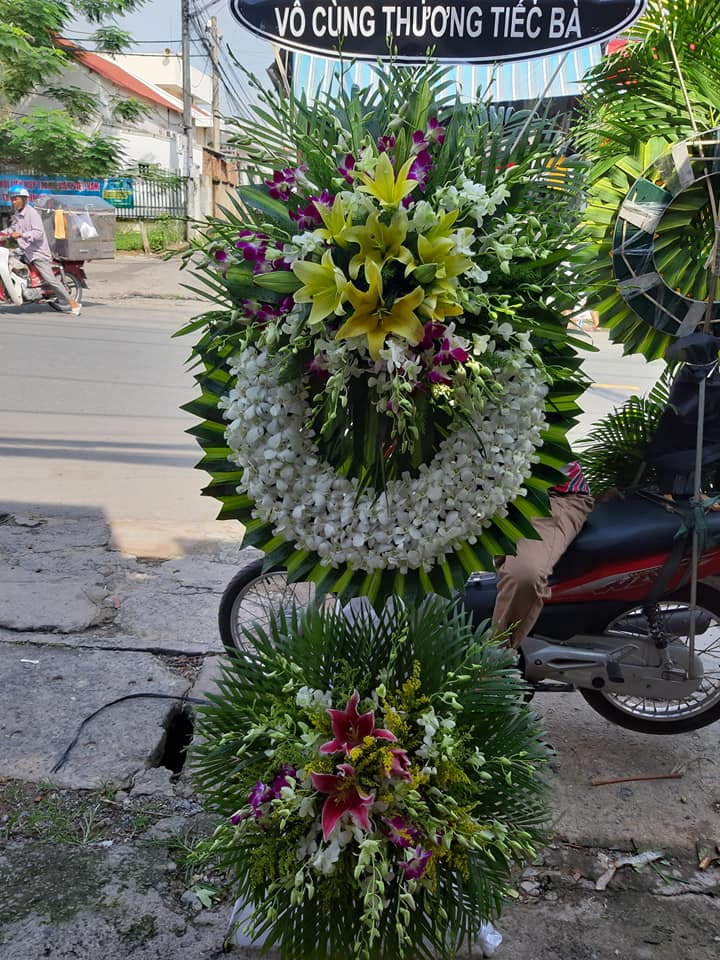 HV97 - Kệ hoa viếng tang lễ